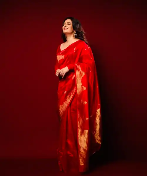 Girija Oak in Sora red
