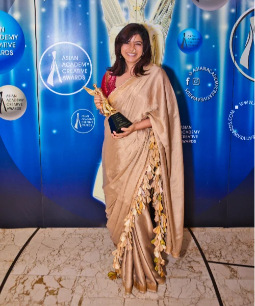 Rajshri Deshpande in Gold Textured Saree and Hunar